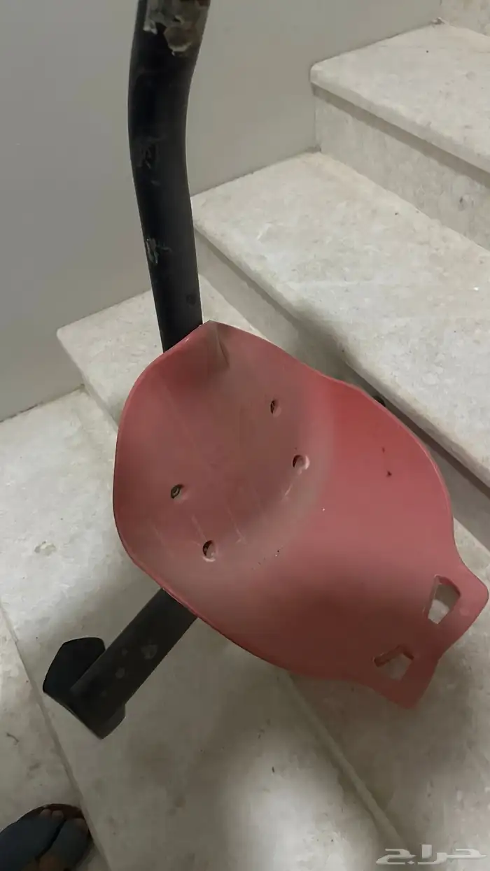 سكوتر يحتاج بطاريات تقريبا 1