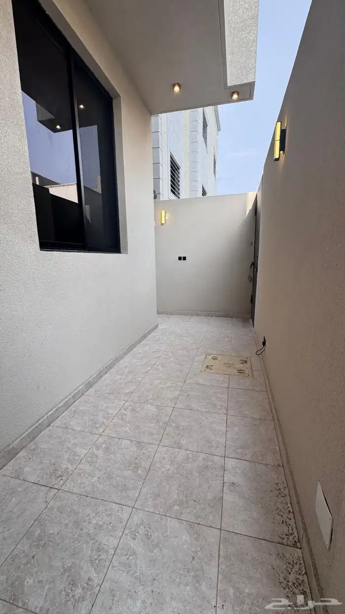 للبيع شقق ارضيه مداخل مستقله وعلوى مع سطح المحاله ابها 2