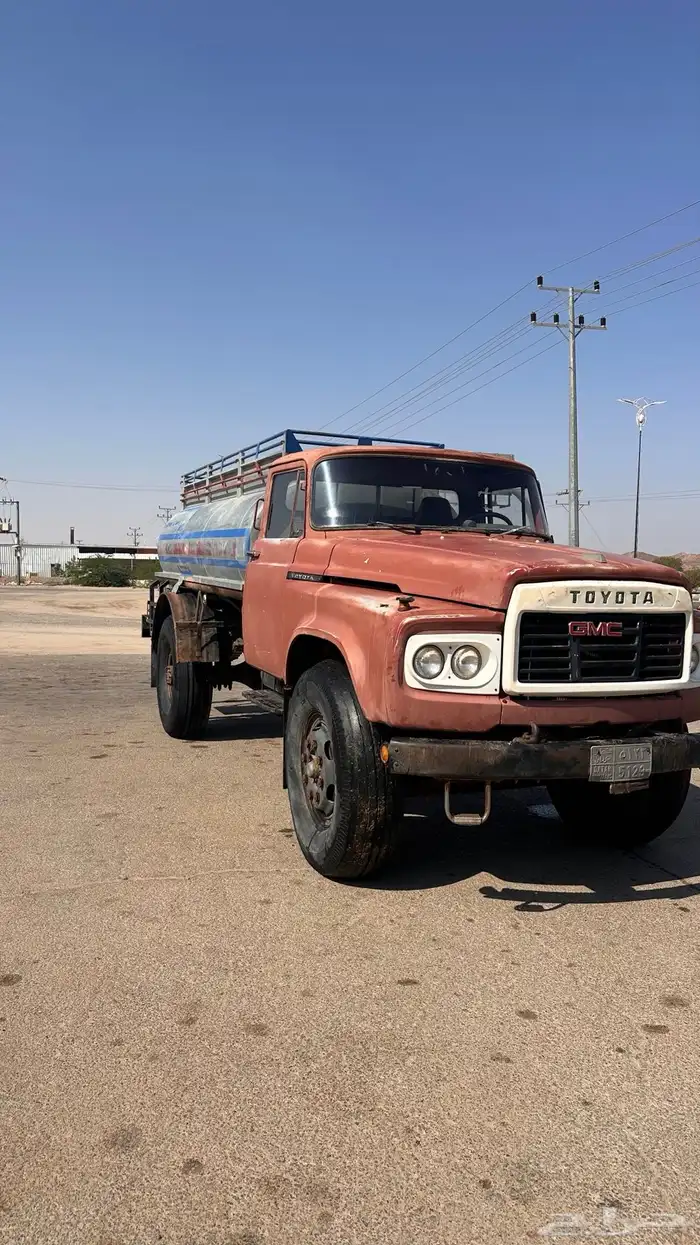 وايت تايوتا 82 3