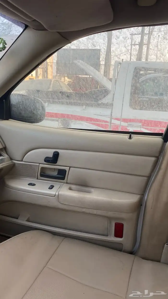 يوجد لدي قطع فورد فكتوريا 52