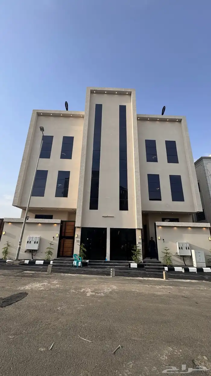 للبيع شقق ارضيه مداخل مستقله وعلوى مع سطح المحاله ابها 0