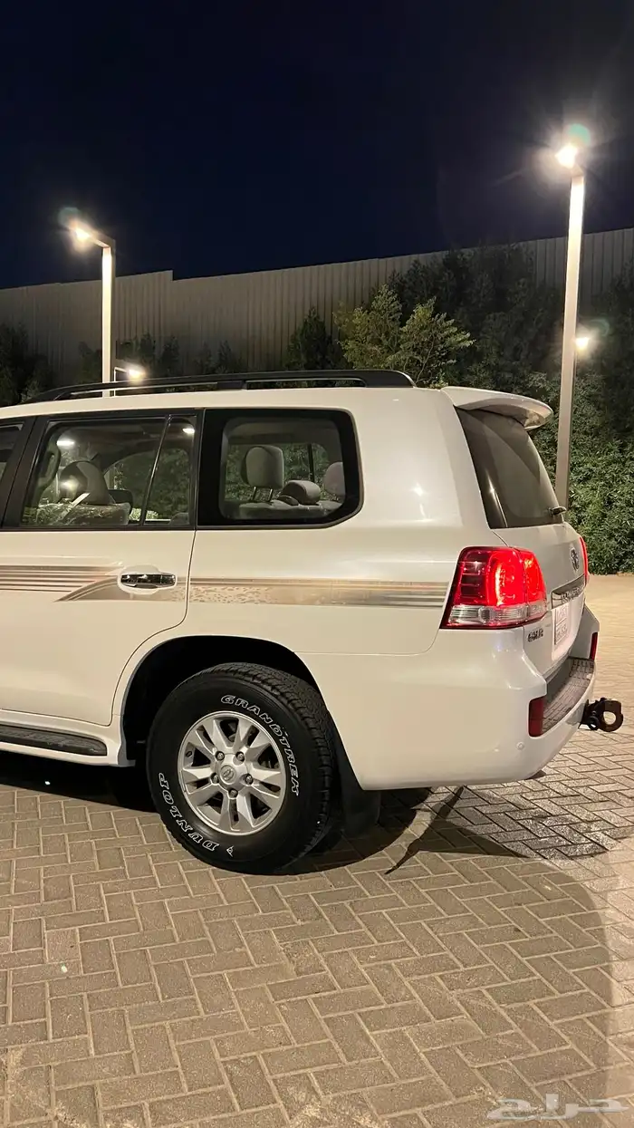 لاندكروزر ((مخزن بحالة الوكاله)) 14