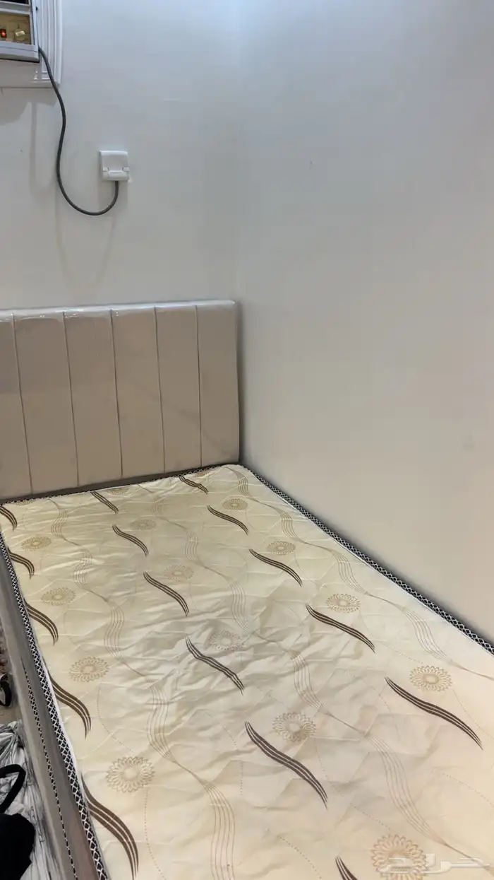 لدي أثاث نظيف شبه جديد 0