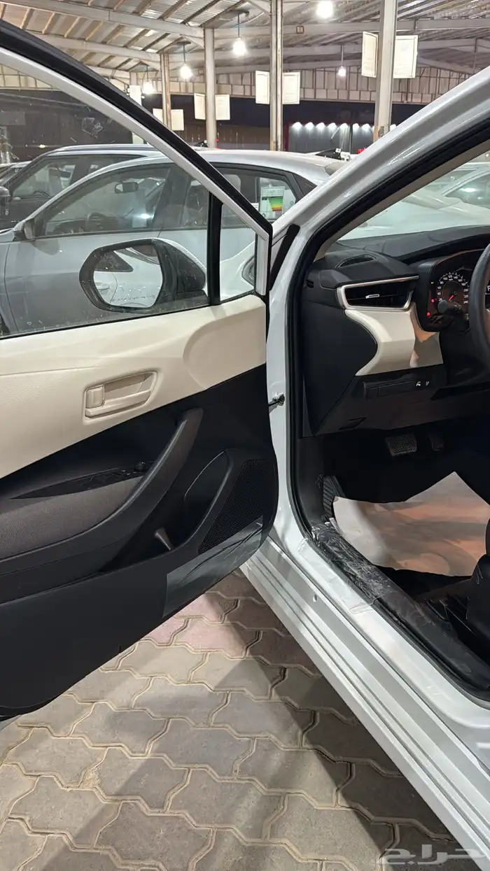 تويوتا كورلا XLI المطور جنوط بنزين 2025 6