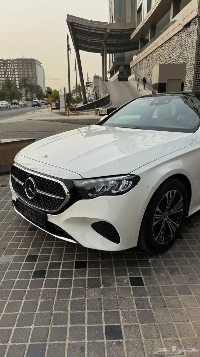 مرسيدس e200 2024 3
