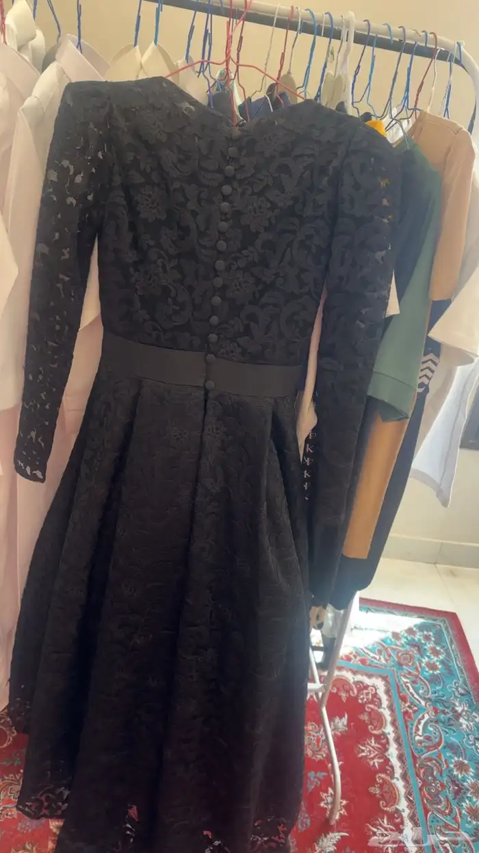 فستان لبسه وحده يلبس من وزن50الى25 0