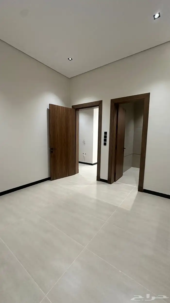 للبيع فيلا حي اشبيلية 25