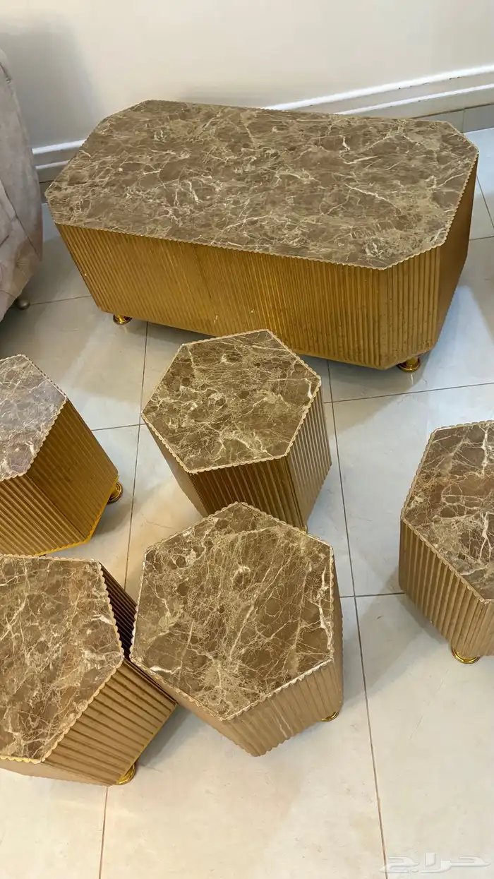 طاولات 6خدمه مع طاوله كبيره 1