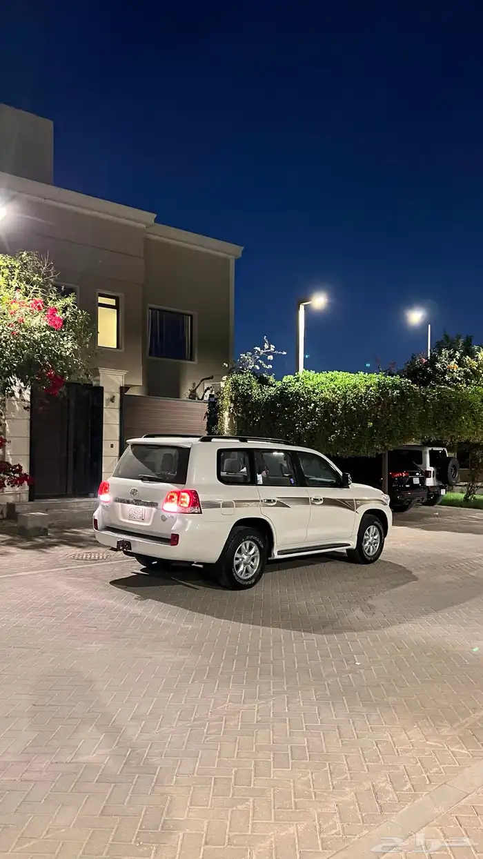 لاندكروزر ((مخزن بحالة الوكاله)) 23