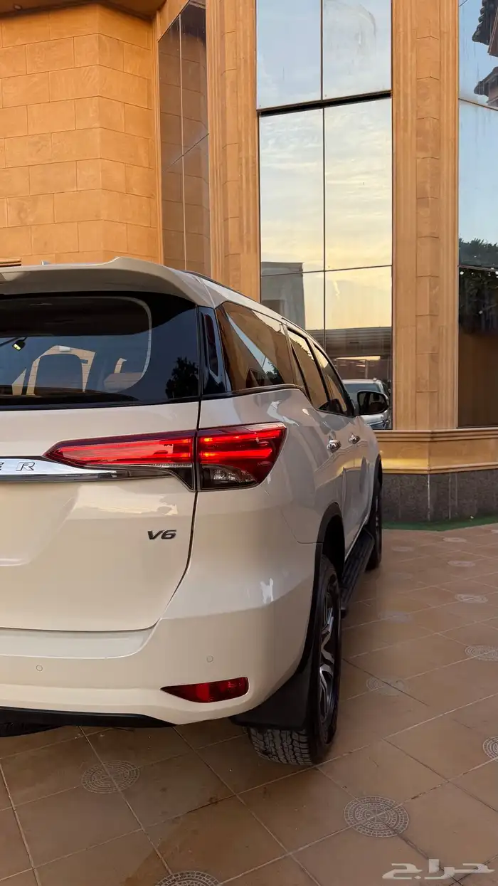 تويوتا فورتشنر موديل 2022 VX 6 13