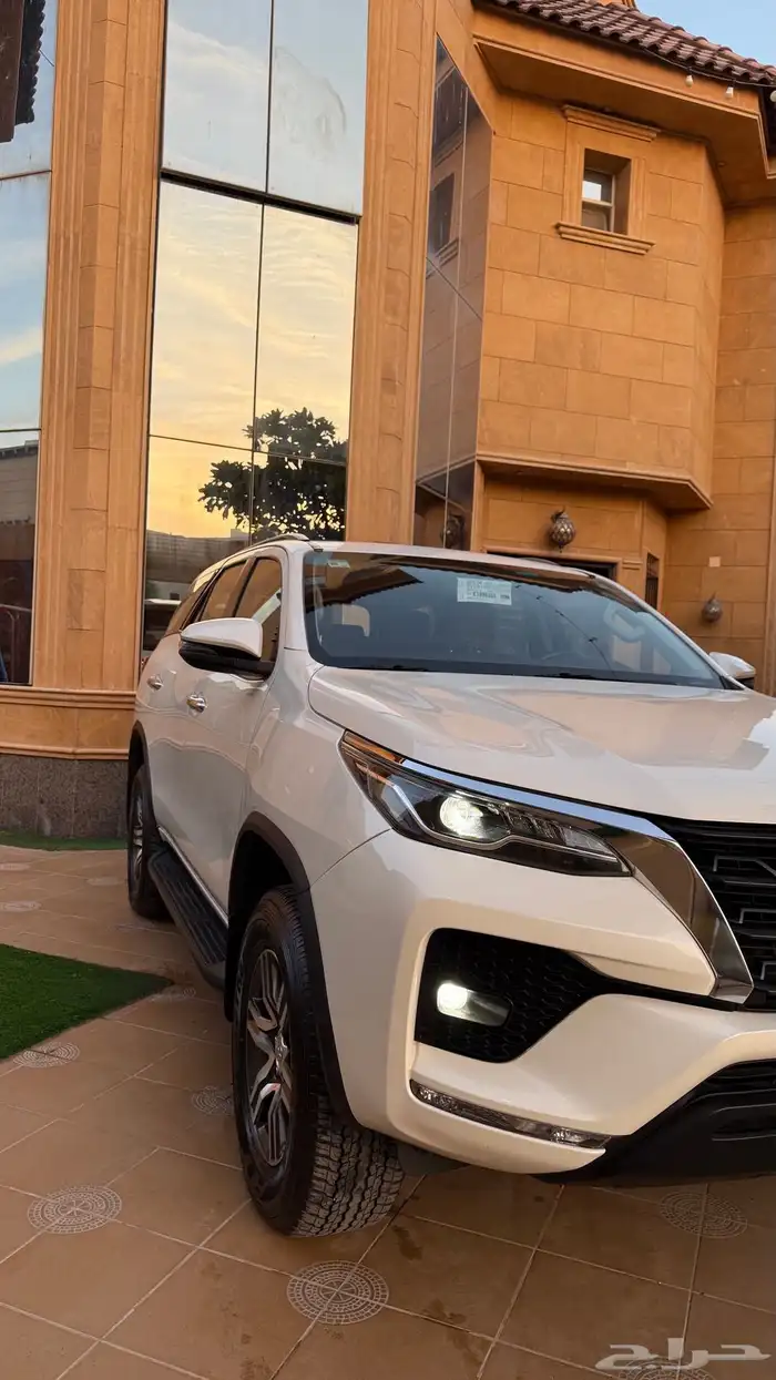 تويوتا فورتشنر موديل 2022 VX 6 4