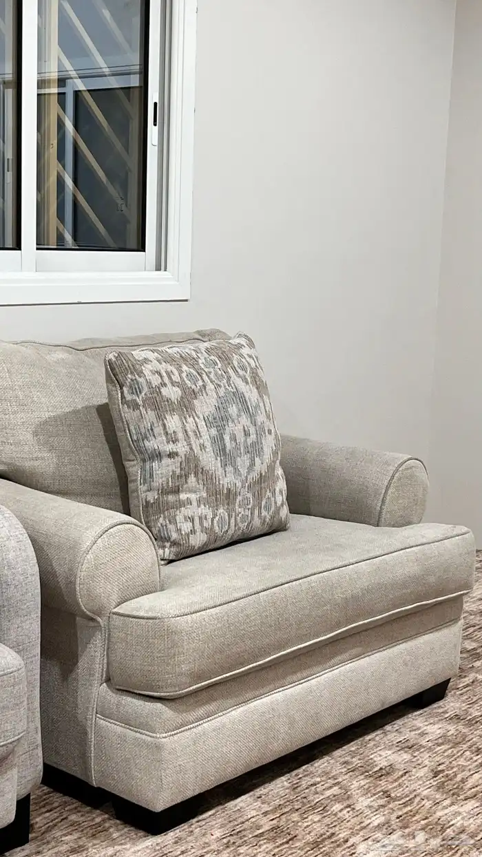 كنب اشلي وطاوله ركن وستاير 0