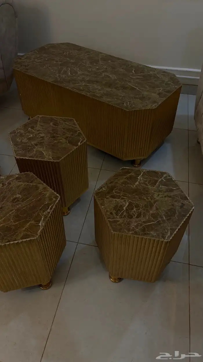 طاولات 6خدمه مع طاوله كبيره 4