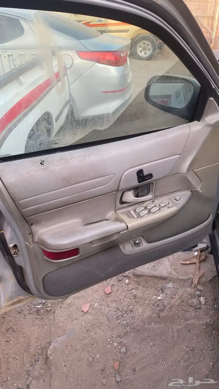 يوجد لدي قطع فورد فكتوريا 7