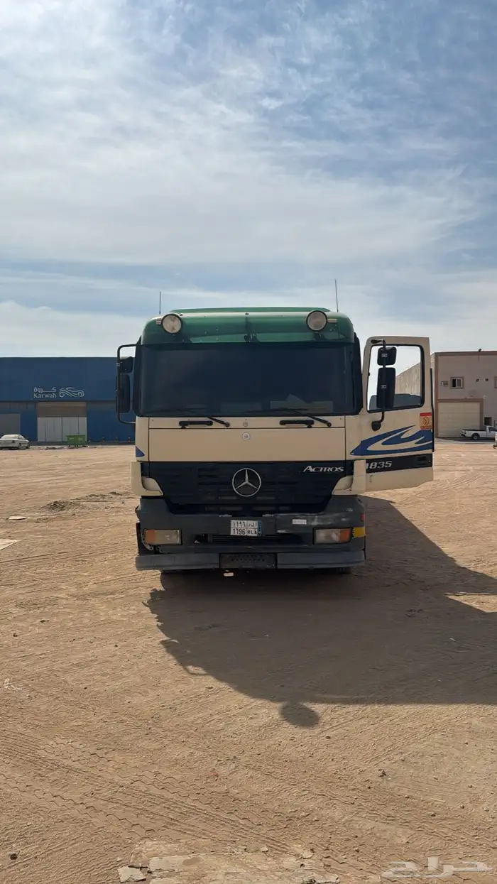 تريله مرسيدس مع الصندوق للبيع 2001 0