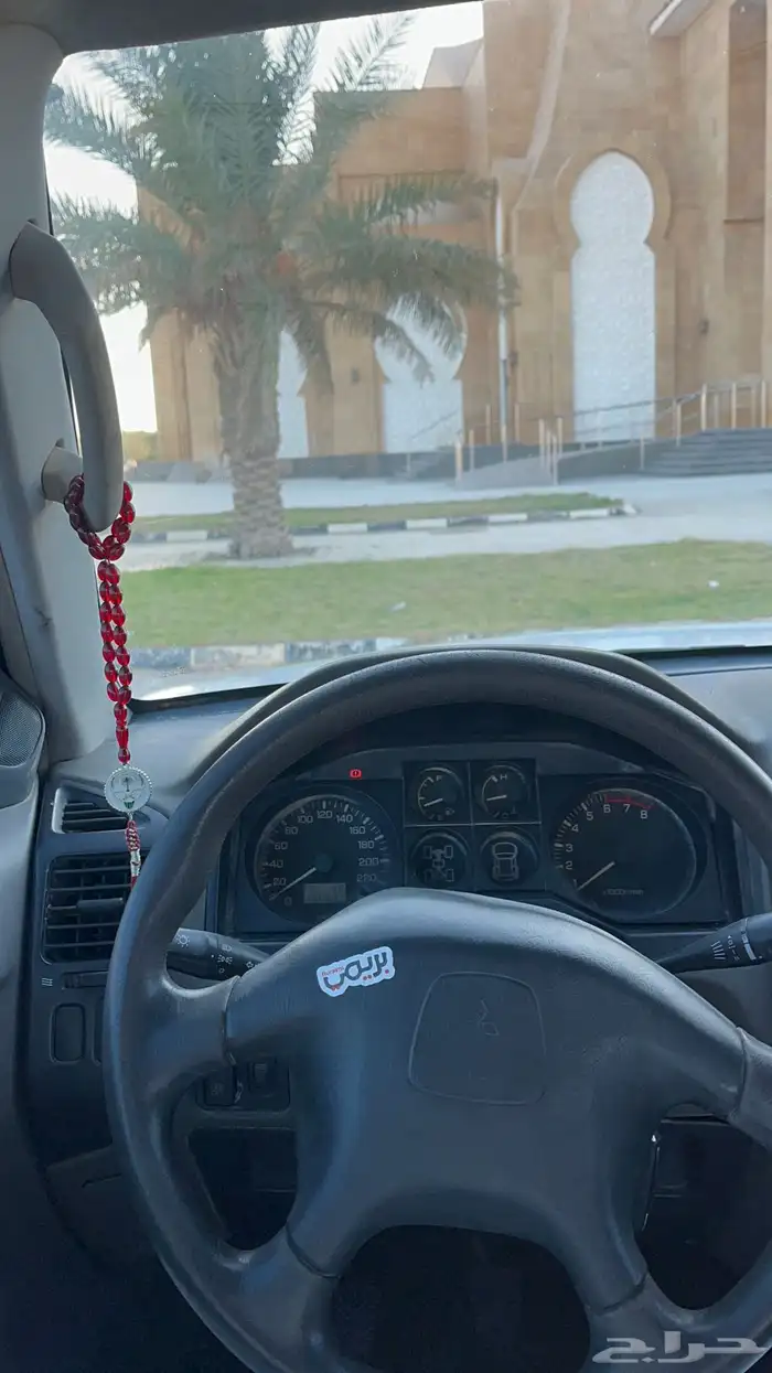 باجيرو 2003 حكومي ماشي 60 الف فقط 12