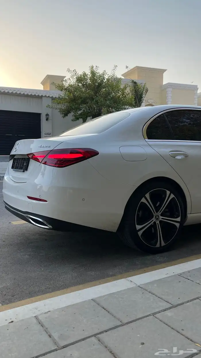 مرسيدس C300 2024 عداد 11 الف km ضمان الجفالي إلى 2026 12