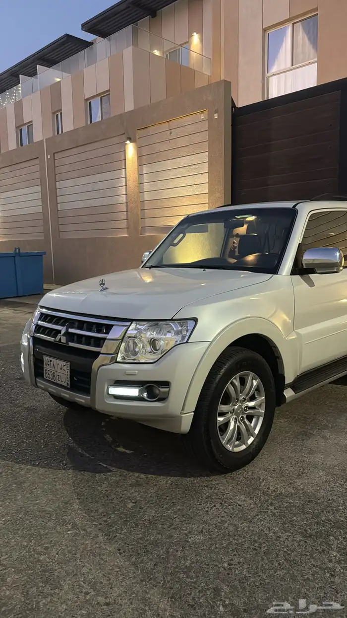 متسوبيشي باجيرو ربع 1