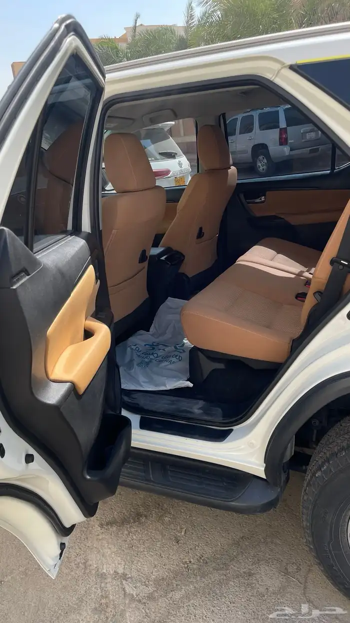 فورتشنر ديزل نضيف وكالة 2021 للبيع 3