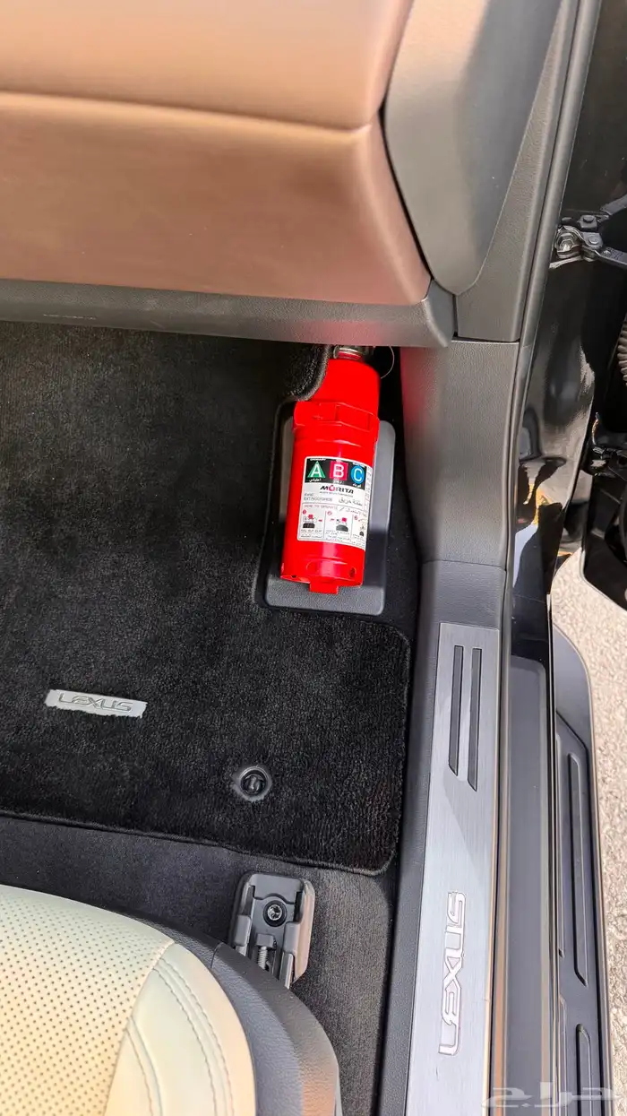 جيب لكزس 2023 25