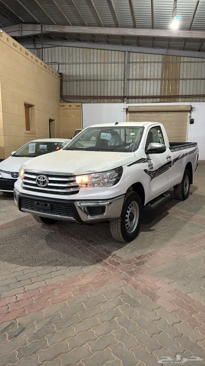 تويوتا هايلوكس GLX ديزل دبل 2025 0