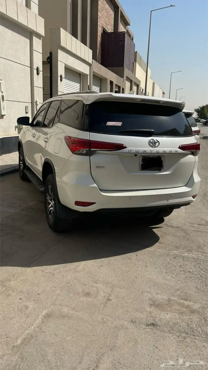 فورتشنر ديزل نضيف وكالة 2021 للبيع 10