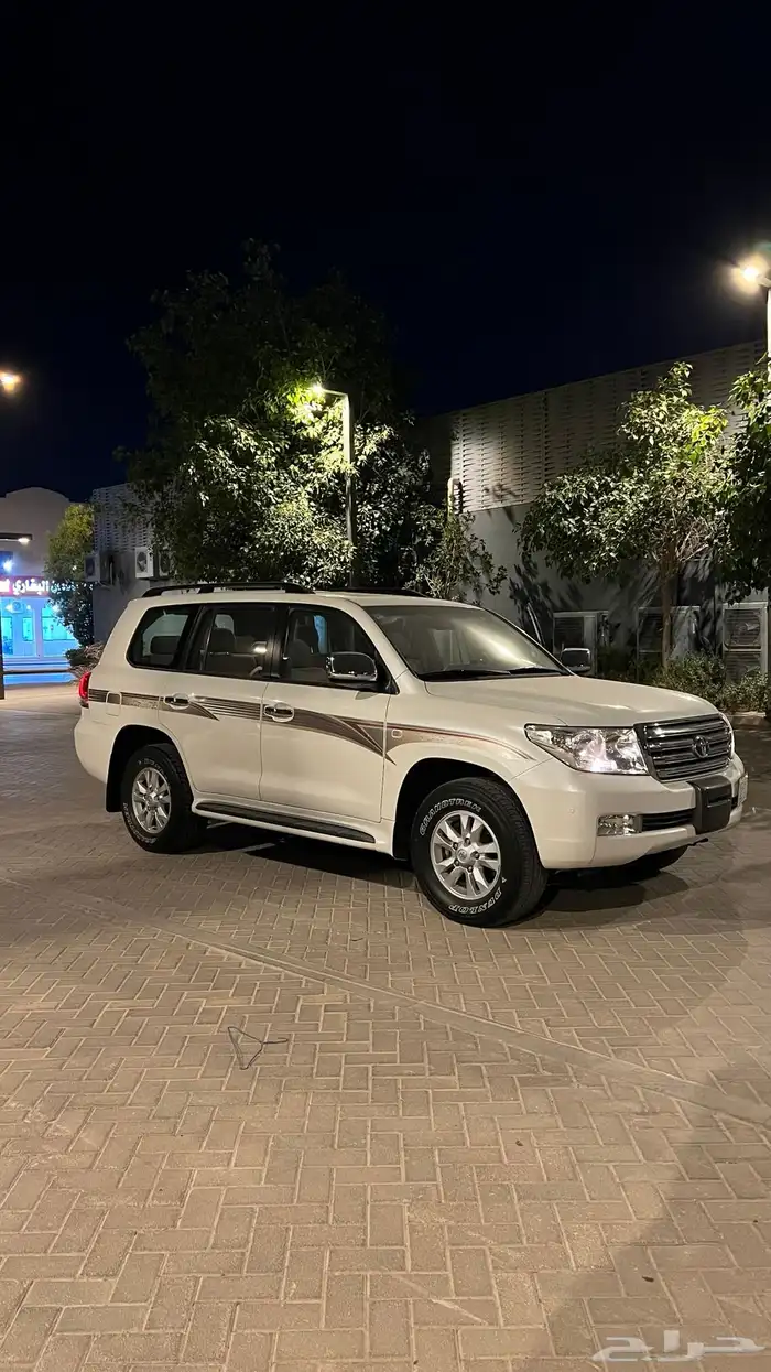 لاندكروزر ((مخزن بحالة الوكاله)) 1