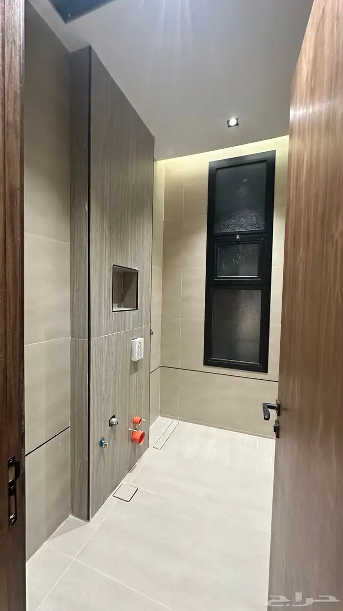 للبيع فيلا حي اشبيلية 18