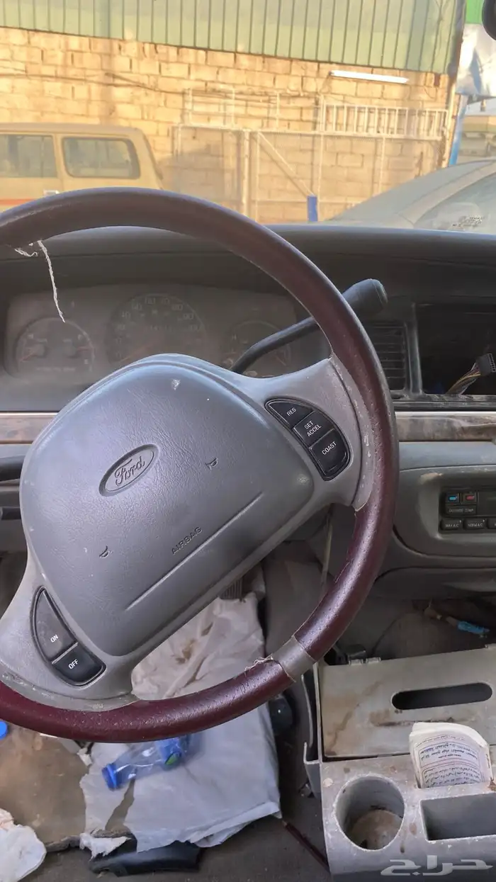 يوجد لدي قطع فورد فكتوريا 11