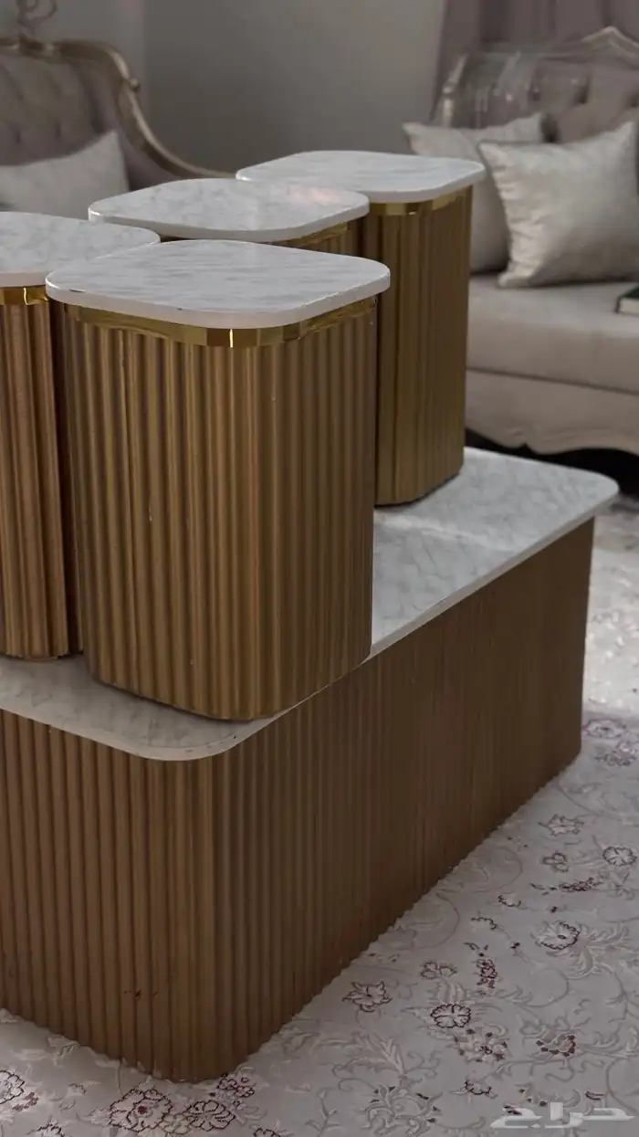 طاولات استخدام نظيف 3