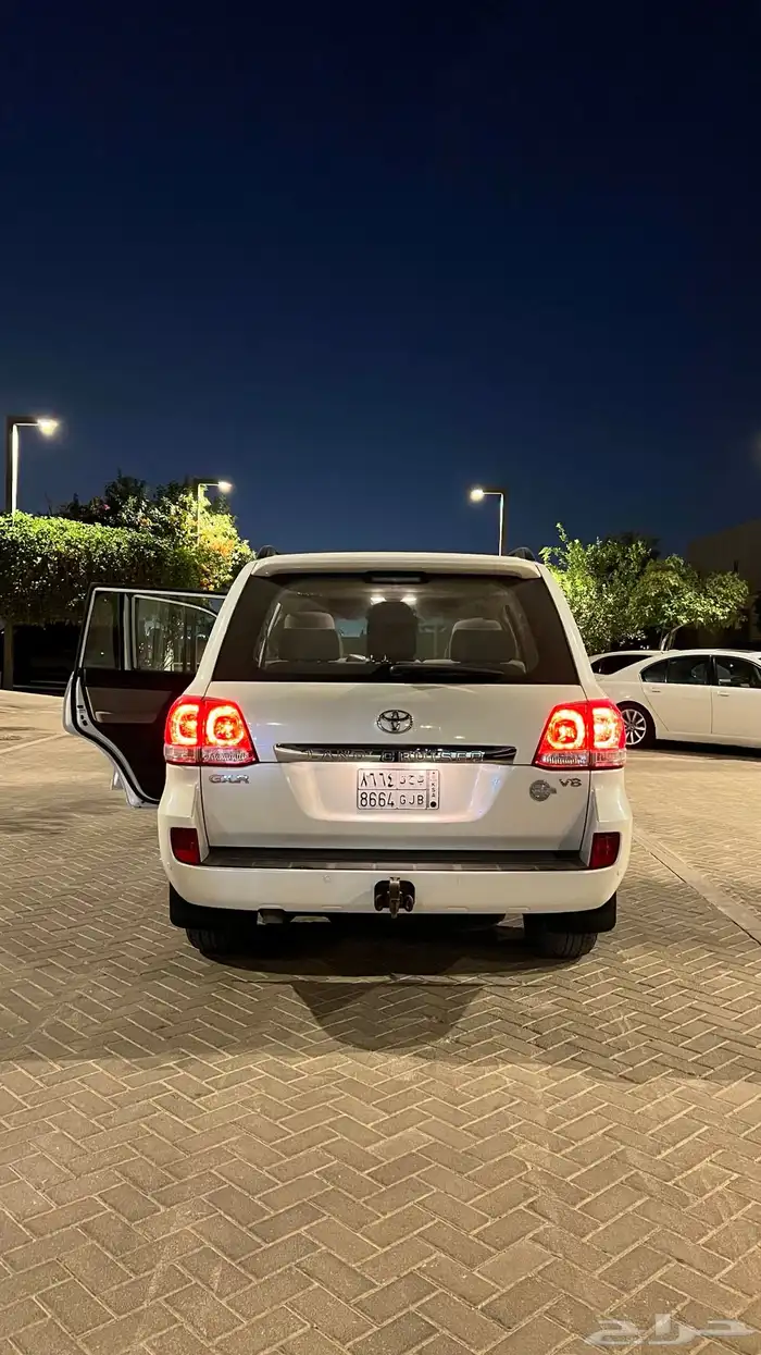 لاندكروزر ((مخزن بحالة الوكاله)) 13