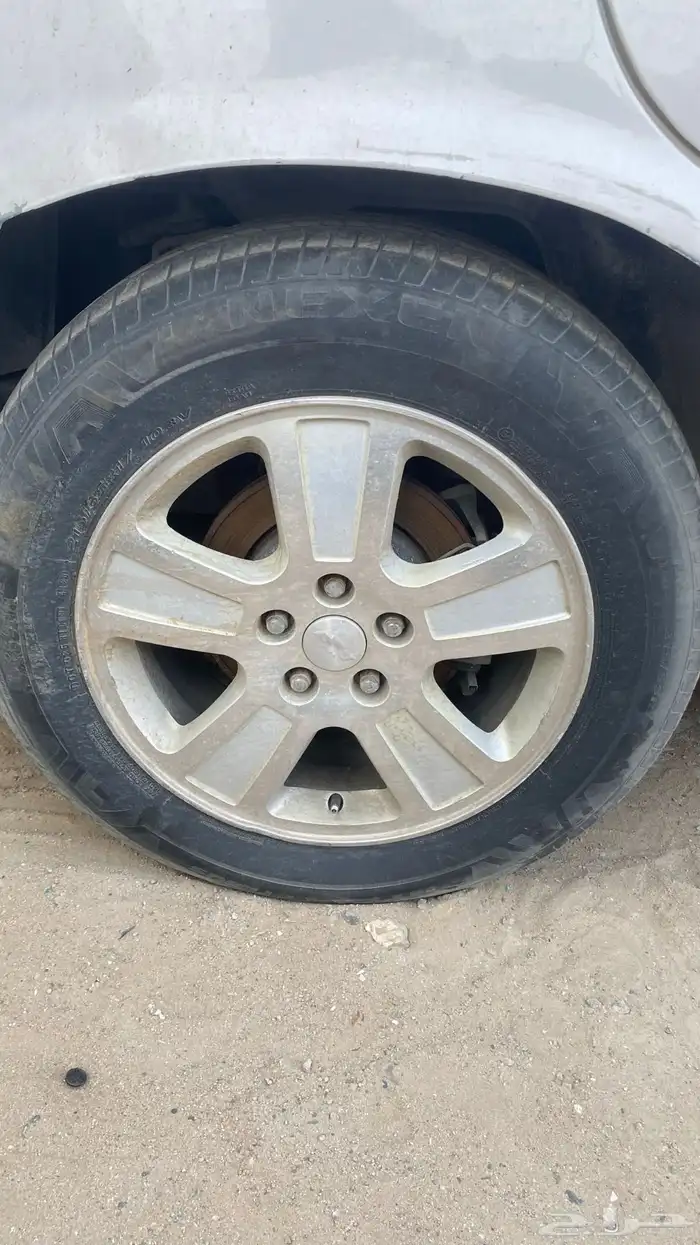 يوجد لدي قطع فورد فكتوريا 64