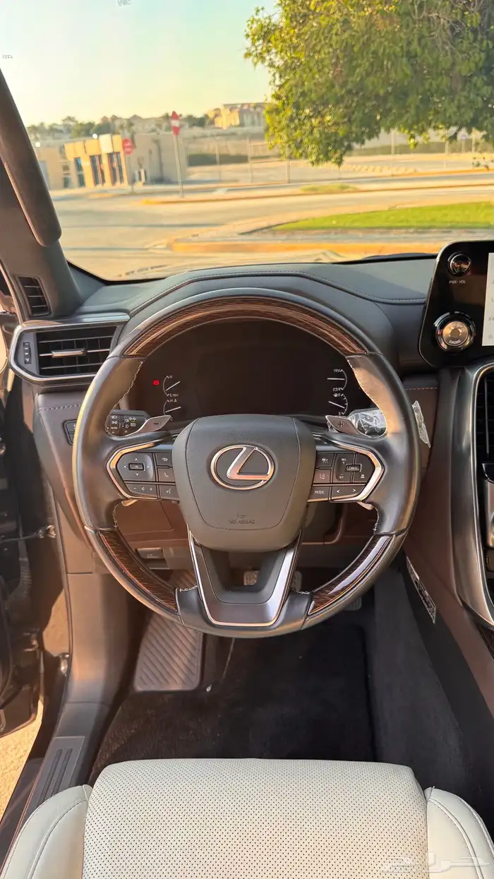 جيب لكزس 2023 17