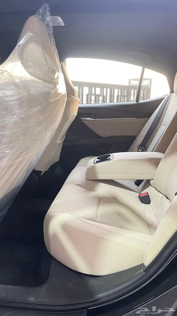 تويوتا كامري E 2025 15
