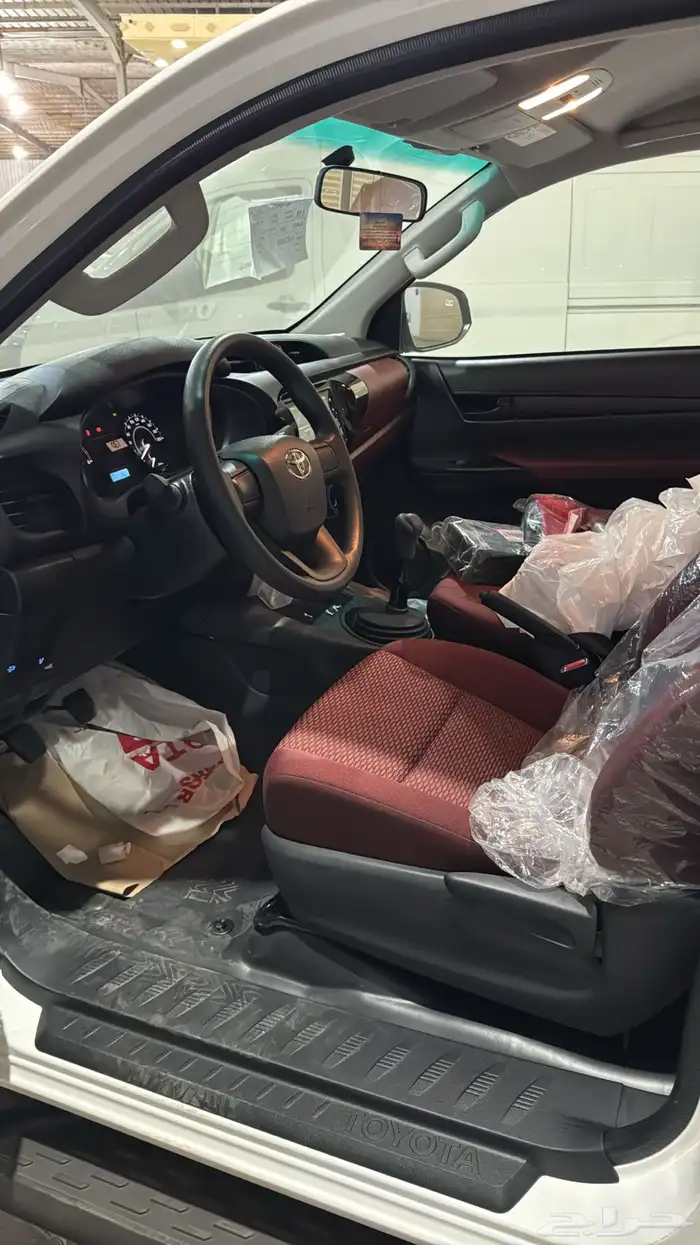 تويوتا هايلوكس GLX ديزل دبل 2025 7