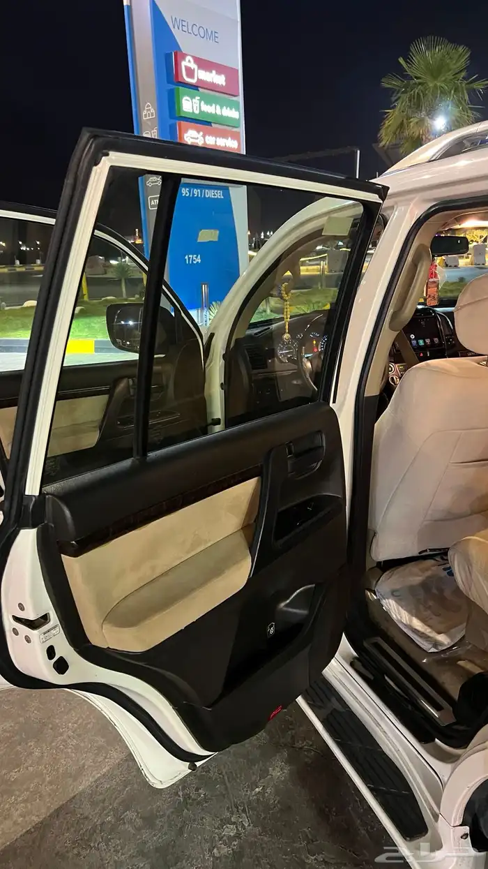 لاند كروز جي اكس ار (2009) 20