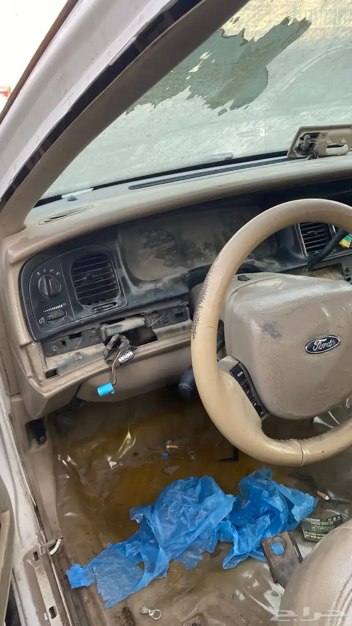 يوجد لدي قطع فورد فكتوريا 56