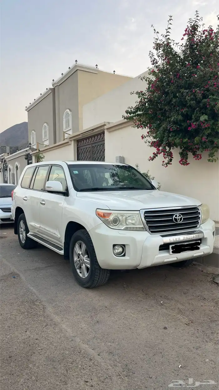 لاندكروزر 2014 1