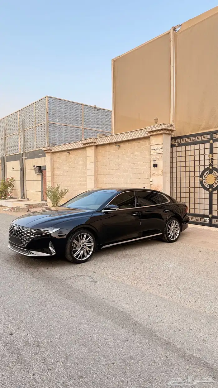 هونداي ازيرا 2020 ( بنزين) v6 فل كامل بانوراما 1