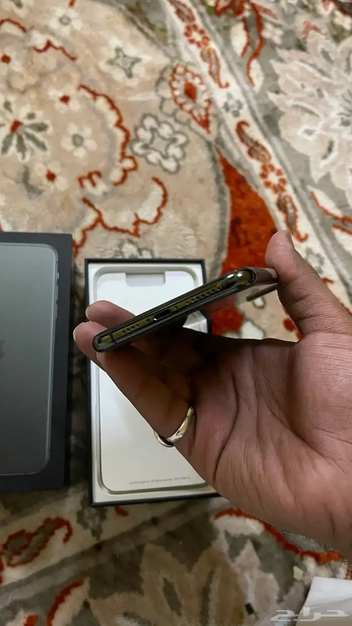 للبيع آيفون 11 برو ماكس 3