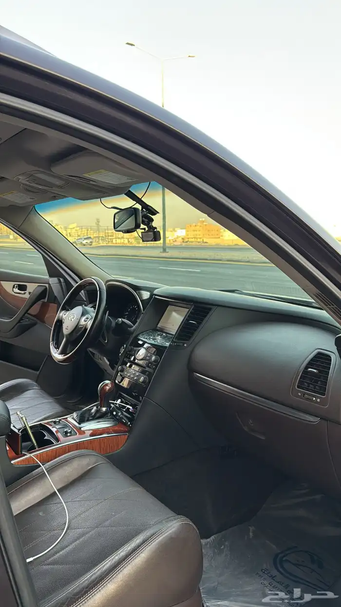 جيب انفنتي QX70 16