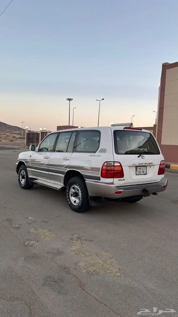 لاند كروزر صالون 13