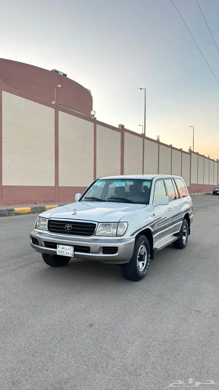 لاند كروزر صالون 3