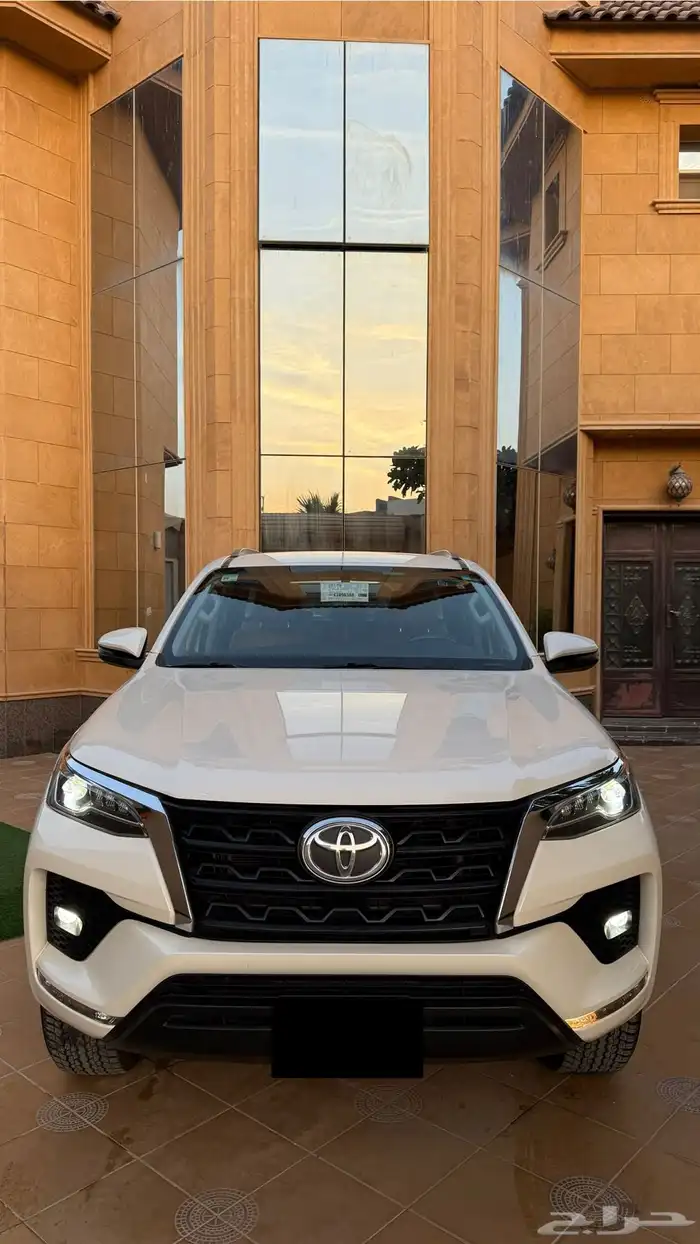 تويوتا فورتشنر موديل 2022 VX 6 0