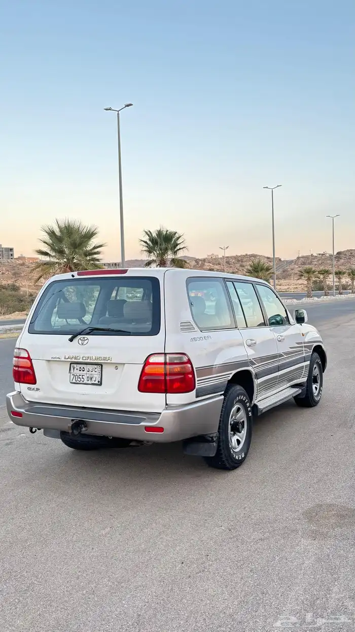 لاند كروزر صالون 12