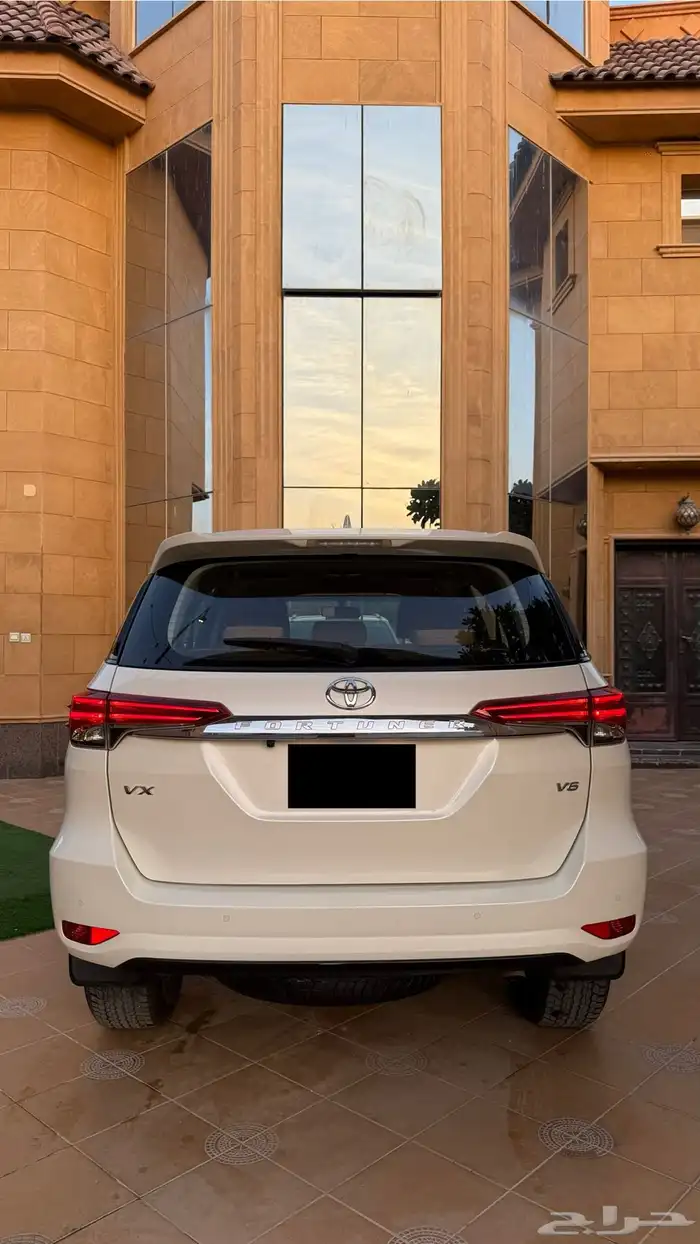 تويوتا فورتشنر موديل 2022 VX 6 11
