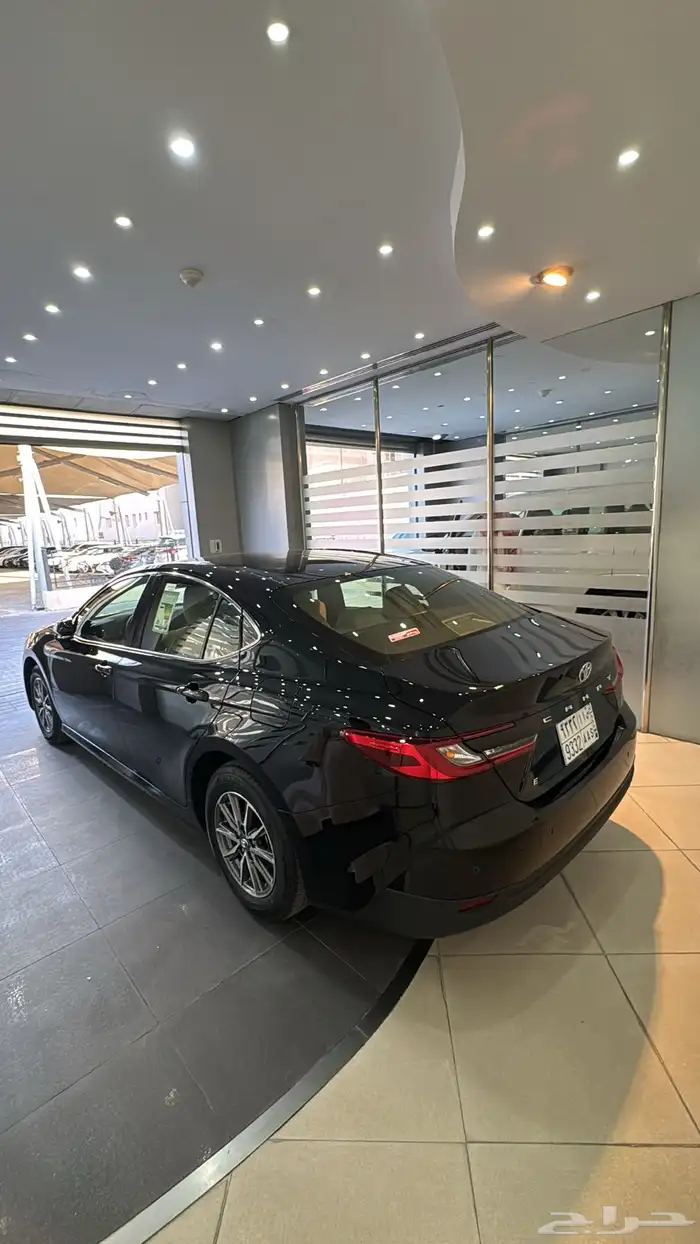 كامري 2025 اسود ستاندر اصفار (بكج حمايه وعوازل من الوكاله) 0