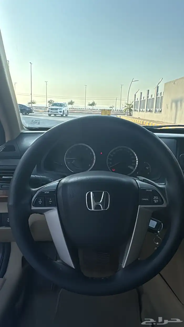 للبيع هوندا اكورد 2012 موتر شرط 8