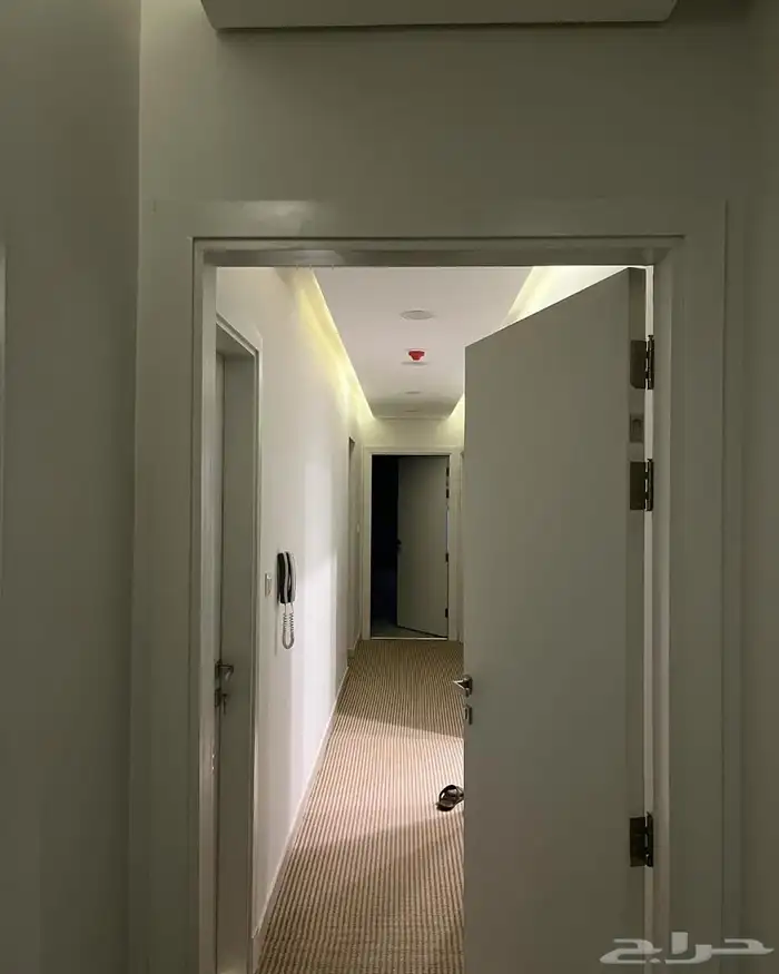 شقة مؤثثة بموقع مميز للبيع 7