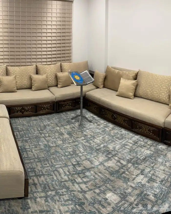 شقة مؤثثة بموقع مميز للبيع 2